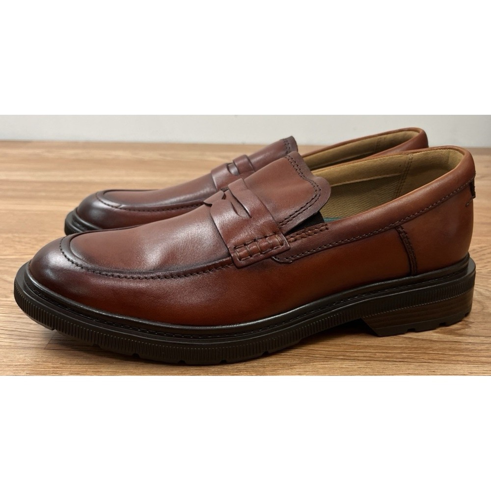 Clarks Burchill Penny Loafers in Tan Leather Men's Size 9 NEW